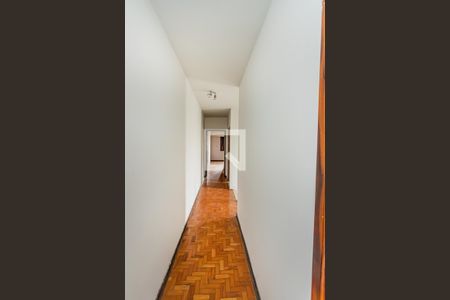 Casa à venda com 200m², 3 quartos e 2 vagas Casa à venda com 200m², 3 quartos e 2 vagasCorredor