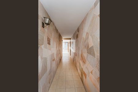 Casa à venda com 200m², 3 quartos e 2 vagas Casa à venda com 200m², 3 quartos e 2 vagasCorredor externo