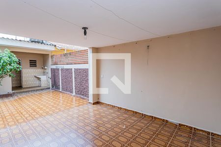 Casa à venda com 200m², 3 quartos e 2 vagas Casa à venda com 200m², 3 quartos e 2 vagasQuintal