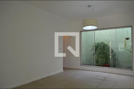 Casa para alugar com 105m², 3 quartos e 4 vagasSala