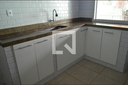 Casa para alugar com 105m², 3 quartos e 4 vagasCozinha - Armários