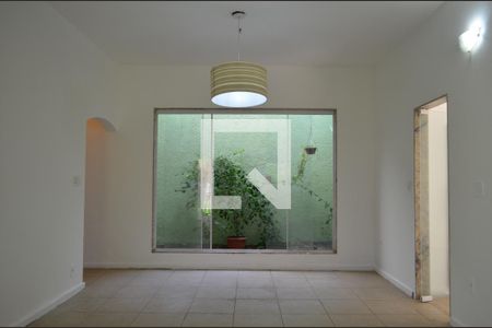 Casa para alugar com 105m², 3 quartos e 4 vagasSala
