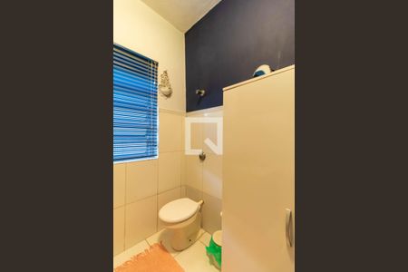 Casa à venda com 214m², 3 quartos e 1 vagaBanheiro 1