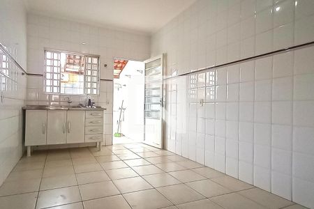 Casa para alugar com 75m², 2 quartos e 2 vagasCozinha