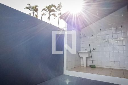Casa para alugar com 75m², 2 quartos e 2 vagasÁrea de Serviço