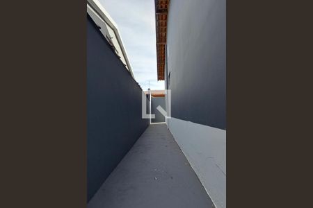 Casa para alugar com 75m², 2 quartos e 2 vagasCorredor