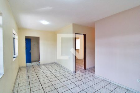 Sala de casa à venda com 3 quartos, 314m² em Jardim Piracuama, São Paulo