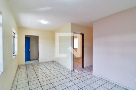 Sala de casa à venda com 3 quartos, 314m² em Jardim Piracuama, São Paulo