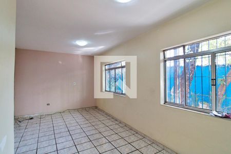 Sala de casa à venda com 3 quartos, 314m² em Jardim Piracuama, São Paulo