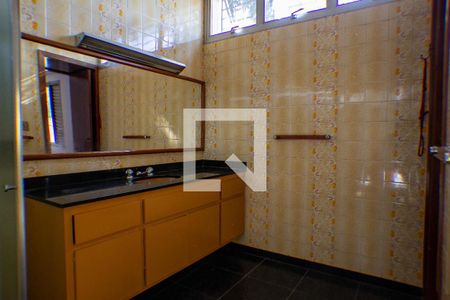 Casa à venda com 320m², 3 quartos e 5 vagasBanheiro do Quarto 3