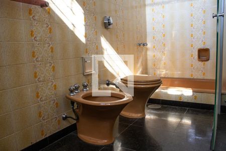 Casa à venda com 320m², 3 quartos e 5 vagasBanheiro do Quarto 3