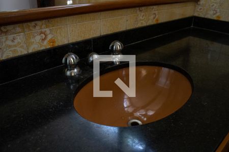 Casa à venda com 320m², 3 quartos e 5 vagasBanheiro do Quarto 3