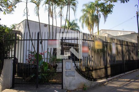 Casa à venda com 320m², 3 quartos e 5 vagasFachada