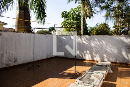 Casa à venda com 320m², 3 quartos e 5 vagasQuintal