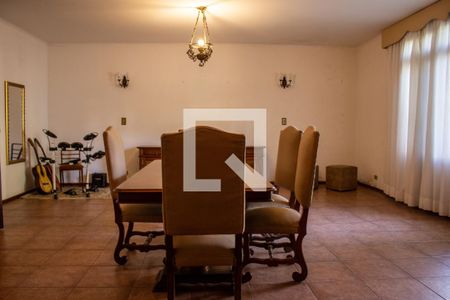 Sala de casa à venda com 3 quartos, 320m² em Planalto Paulista, São Paulo