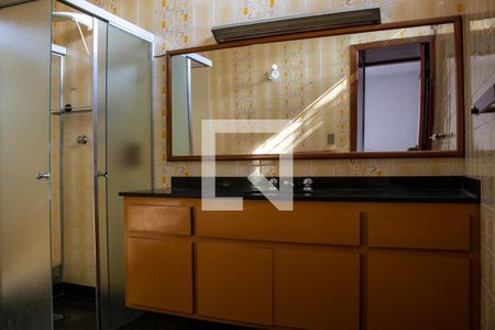 Casa à venda com 320m², 3 quartos e 5 vagasBanheiro do Quarto 3