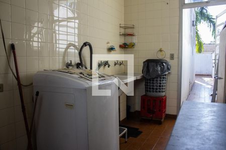 Casa à venda com 320m², 3 quartos e 5 vagasÁrea de Serviço