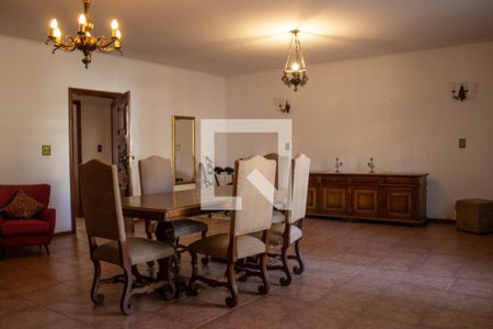 Sala de casa à venda com 3 quartos, 320m² em Planalto Paulista, São Paulo