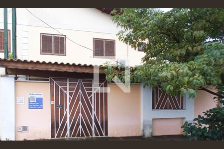 Fachada de casa à venda com 3 quartos, 150m² em Presidente Altino, Osasco