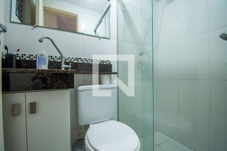 Banheiro da Suíte de apartamento para alugar com 2 quartos, 50m² em Vila Trinta E Um de Março, Campinas
