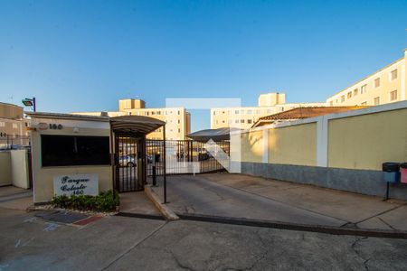 Apartamento para alugar com 50m², 2 quartos e 1 vaga Apartamento para alugar com 50m², 2 quartos e 1 vagaFachada