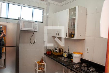 Apartamento à venda com 84m², 3 quartos e 3 vagas Apartamento à venda com 84m², 3 quartos e 3 vagasCozinha e Área de Serviço