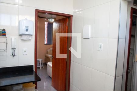 Apartamento à venda com 84m², 3 quartos e 3 vagas Apartamento à venda com 84m², 3 quartos e 3 vagasCozinha e Área de Serviço