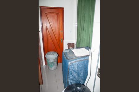Apartamento à venda com 84m², 3 quartos e 3 vagas Apartamento à venda com 84m², 3 quartos e 3 vagasCozinha e Área de Serviço