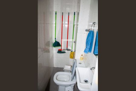 Apartamento à venda com 84m², 3 quartos e 3 vagas Apartamento à venda com 84m², 3 quartos e 3 vagasCozinha e Área de Serviço