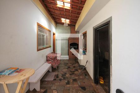 Casa à venda com 315m², 3 quartos e 7 vagasQuintal