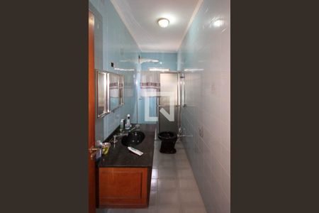 Casa à venda com 315m², 3 quartos e 7 vagasbanheiro da Suíte