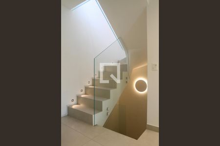Escada de apartamento à venda com 2 quartos, 141m² em Leblon, Rio de Janeiro