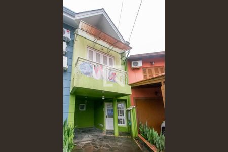 Casa de condomínio à venda com 160m², 3 quartos e 1 vaga Casa de condomínio à venda com 160m², 3 quartos e 1 vagaFachada