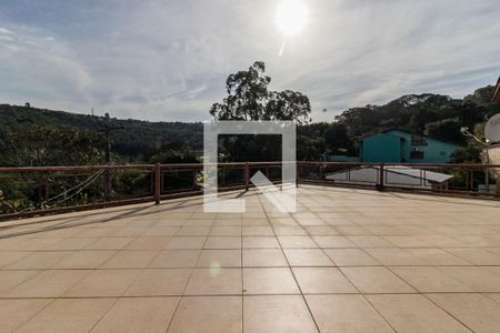 Casa à venda com 420m², 4 quartos e 4 vagas Casa à venda com 420m², 4 quartos e 4 vagasTerraço