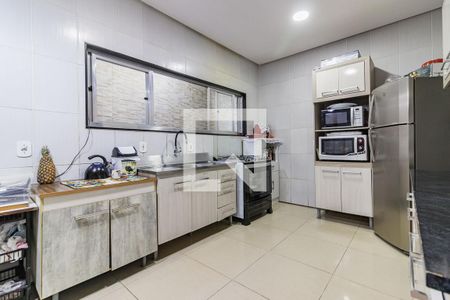 Casa à venda com 420m², 4 quartos e 4 vagas Casa à venda com 420m², 4 quartos e 4 vagasCozinha