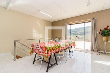 Casa à venda com 420m², 4 quartos e 4 vagas Casa à venda com 420m², 4 quartos e 4 vagasCobertura