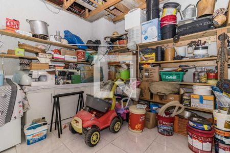 Casa à venda com 420m², 4 quartos e 4 vagas Casa à venda com 420m², 4 quartos e 4 vagasDepsósito