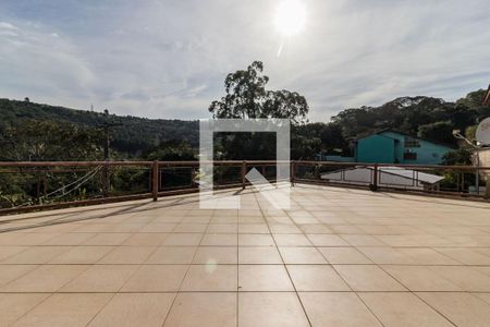 Casa à venda com 420m², 4 quartos e 4 vagas Casa à venda com 420m², 4 quartos e 4 vagasTerraço