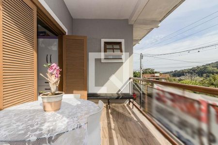 Casa à venda com 420m², 4 quartos e 4 vagas Casa à venda com 420m², 4 quartos e 4 vagasSacada