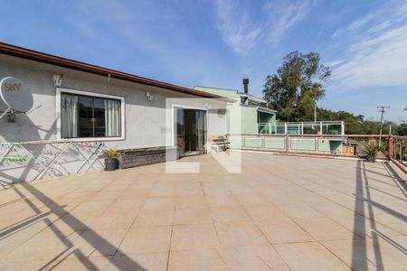 Casa à venda com 420m², 4 quartos e 4 vagas Casa à venda com 420m², 4 quartos e 4 vagasTerraço