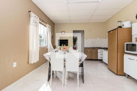 Casa à venda com 420m², 4 quartos e 4 vagas Casa à venda com 420m², 4 quartos e 4 vagasCobertura