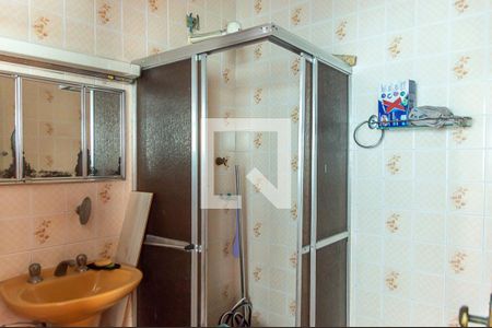 Casa à venda com 274m², 5 quartos e 6 vagasBanheiro de Serviço