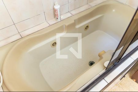 Casa à venda com 274m², 5 quartos e 6 vagasBanheiro