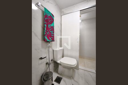 Apartamento à venda com 82m², 2 quartos e 1 vaga Apartamento à venda com 82m², 2 quartos e 1 vagaBanheiro Corredor