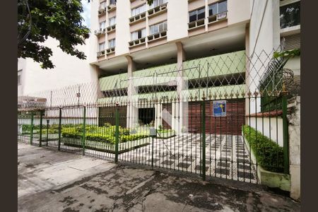 Apartamento à venda com 82m², 2 quartos e 1 vaga Apartamento à venda com 82m², 2 quartos e 1 vagaFachada e portaria