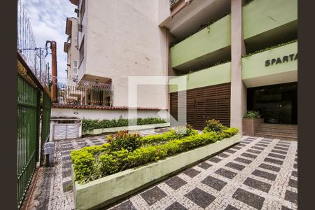 Apartamento à venda com 82m², 2 quartos e 1 vaga Apartamento à venda com 82m², 2 quartos e 1 vagaFachada e portaria