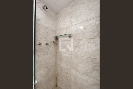 Apartamento à venda com 82m², 2 quartos e 1 vaga Apartamento à venda com 82m², 2 quartos e 1 vagaBanheiro da Suíte