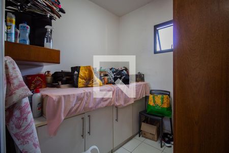 Apartamento à venda com 280m², 3 quartos e 4 vagasQuarto de Serviço