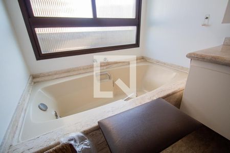Apartamento à venda com 280m², 3 quartos e 4 vagasBanheiro da Suíte master