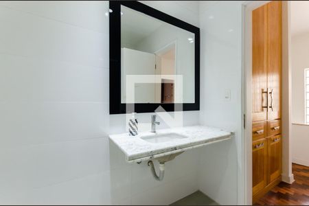 Casa para alugar com 320m², 4 quartos e 4 vagasBanheiro